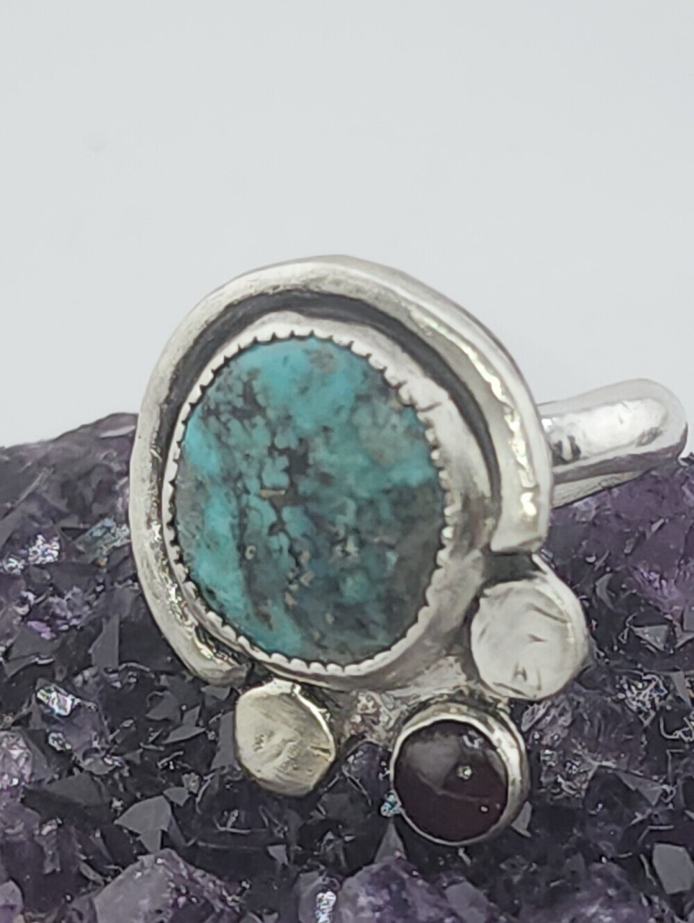 TURQUOISE & GARNET RING HANDMADE IN RECYCLED STERLING SILVER METAL Size 9 - Picture 2 of 15